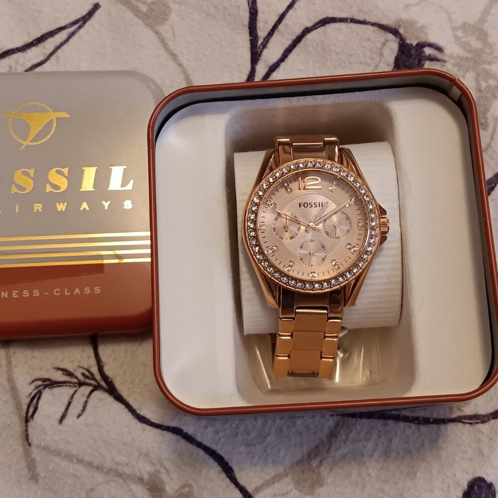Rose gold Fossil watch